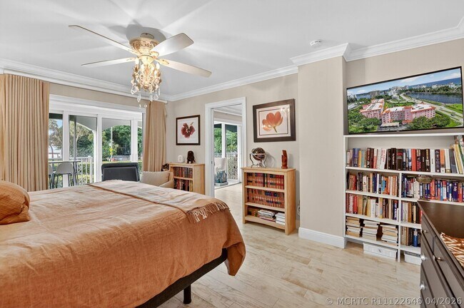Building Photo - 1099 S Ocean Blvd
