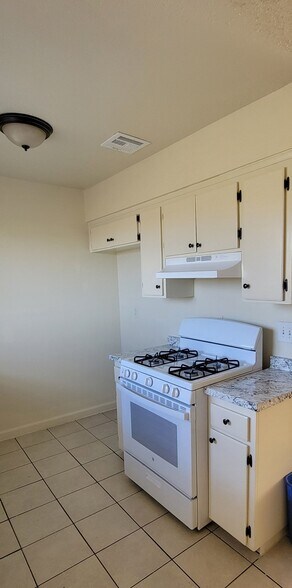 Building Photo - 15549 Barranca Way