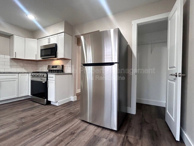 Building Photo - 2855 Taft Ave SW