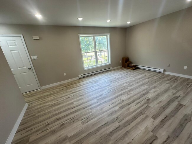 Building Photo - 134 Ivy Ct