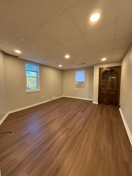 Large living room - 1644 Westmont Ave
