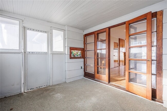 Building Photo - 43 River Meadow Dr