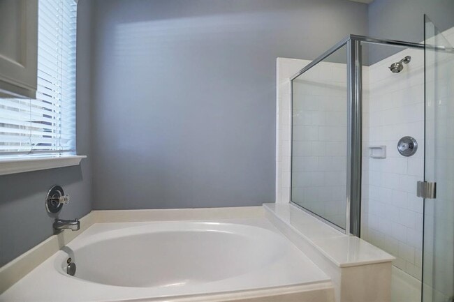 Building Photo - 23 Rosewater Pl