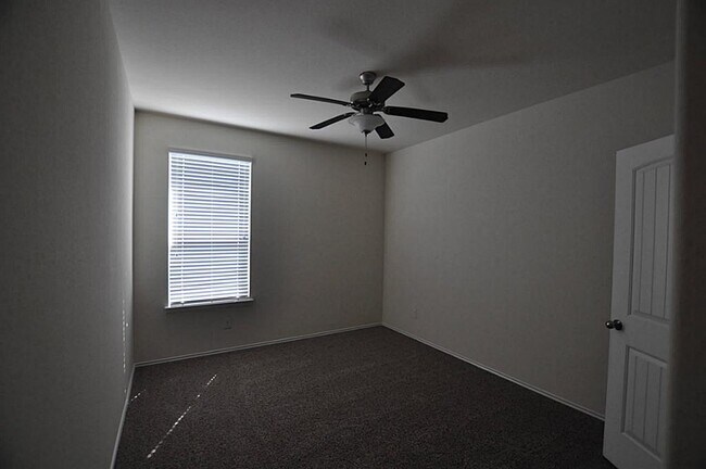 Building Photo - 23607 Legano Dr