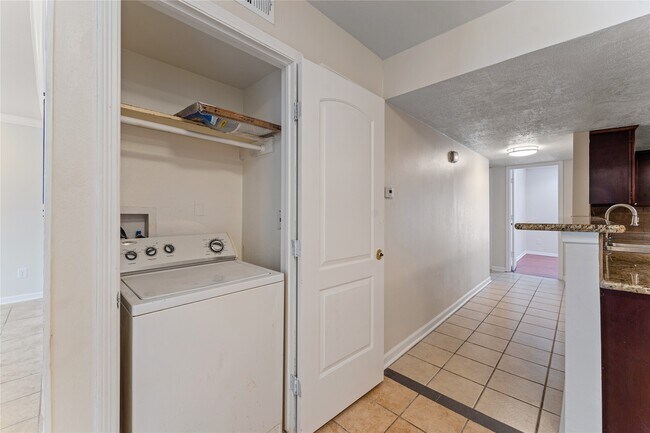 Building Photo - 12633 Memorial Dr