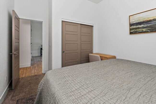 Building Photo - Charming 4BR House in Madera
