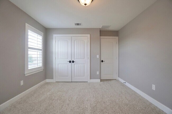 Building Photo - 7016 Lickeen Ct
