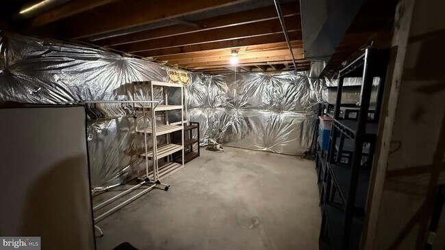 Building Photo - 810 High Plain Dr