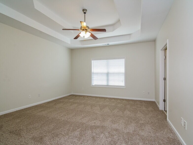 Building Photo - 6862 Grand Hickory Dr