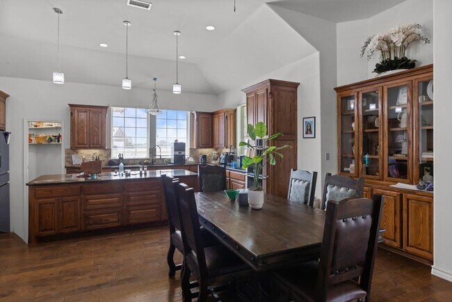 Building Photo - 3701 Timber Wolf Trl