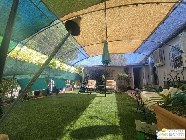 Building Photo - 15300 Palm Dr