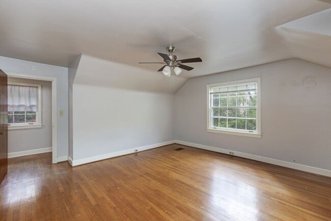 Building Photo - 915 Winston Pl