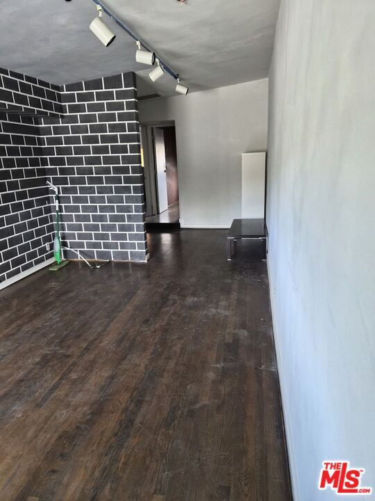 Building Photo - 10835 Magnolia Blvd