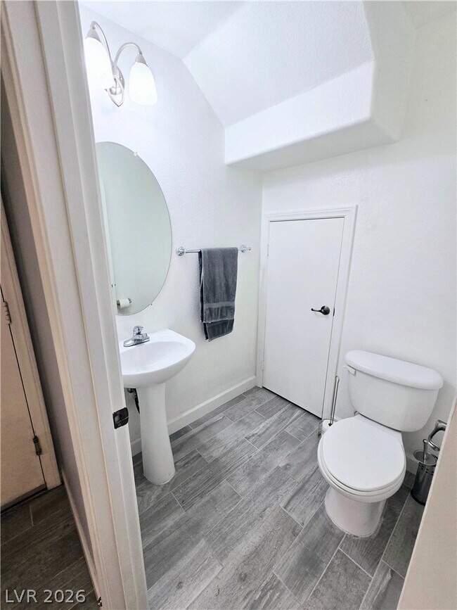 Building Photo - 9309 Night Mesa St