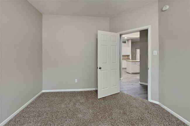Building Photo - 17111 Cradle Cove Ct