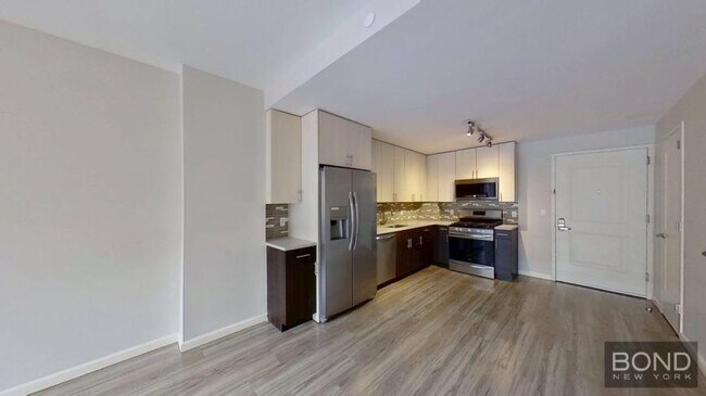 Building Photo - 1 bedroom in JAMAICA HILLS NY 11432