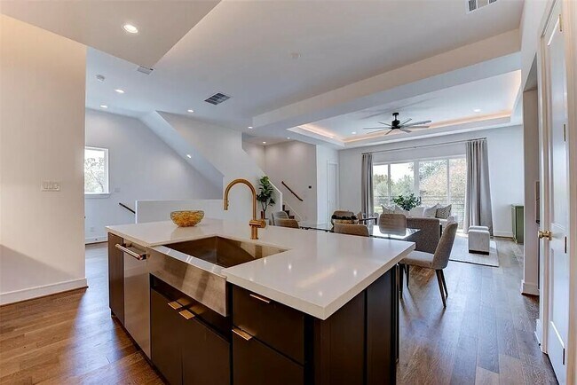 Building Photo - 7120 Gary St