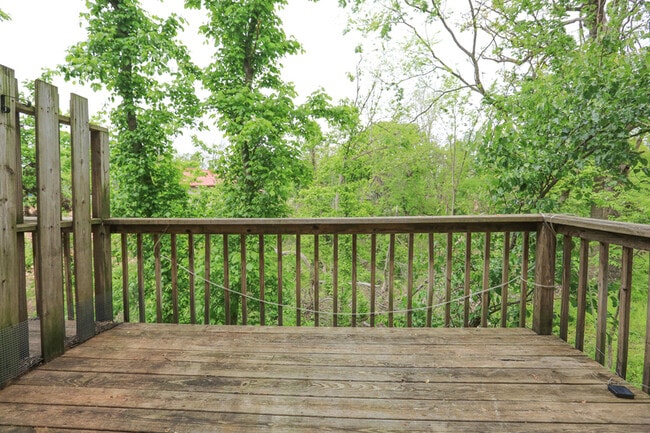 Building Photo - 602 Camellia Dr
