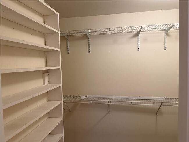 Building Photo - 3669 Chicago St NW