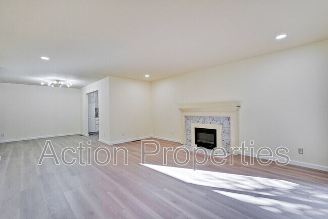 Building Photo - 3322 Shasta Dr