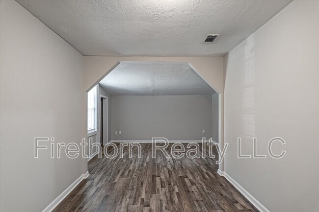 Building Photo - 2528 Luz Dr