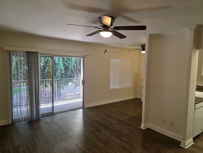 Building Photo - **Special** Renovated upstairs 2 bedroom 2...