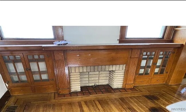 Building Photo - 260 Millicent Ave