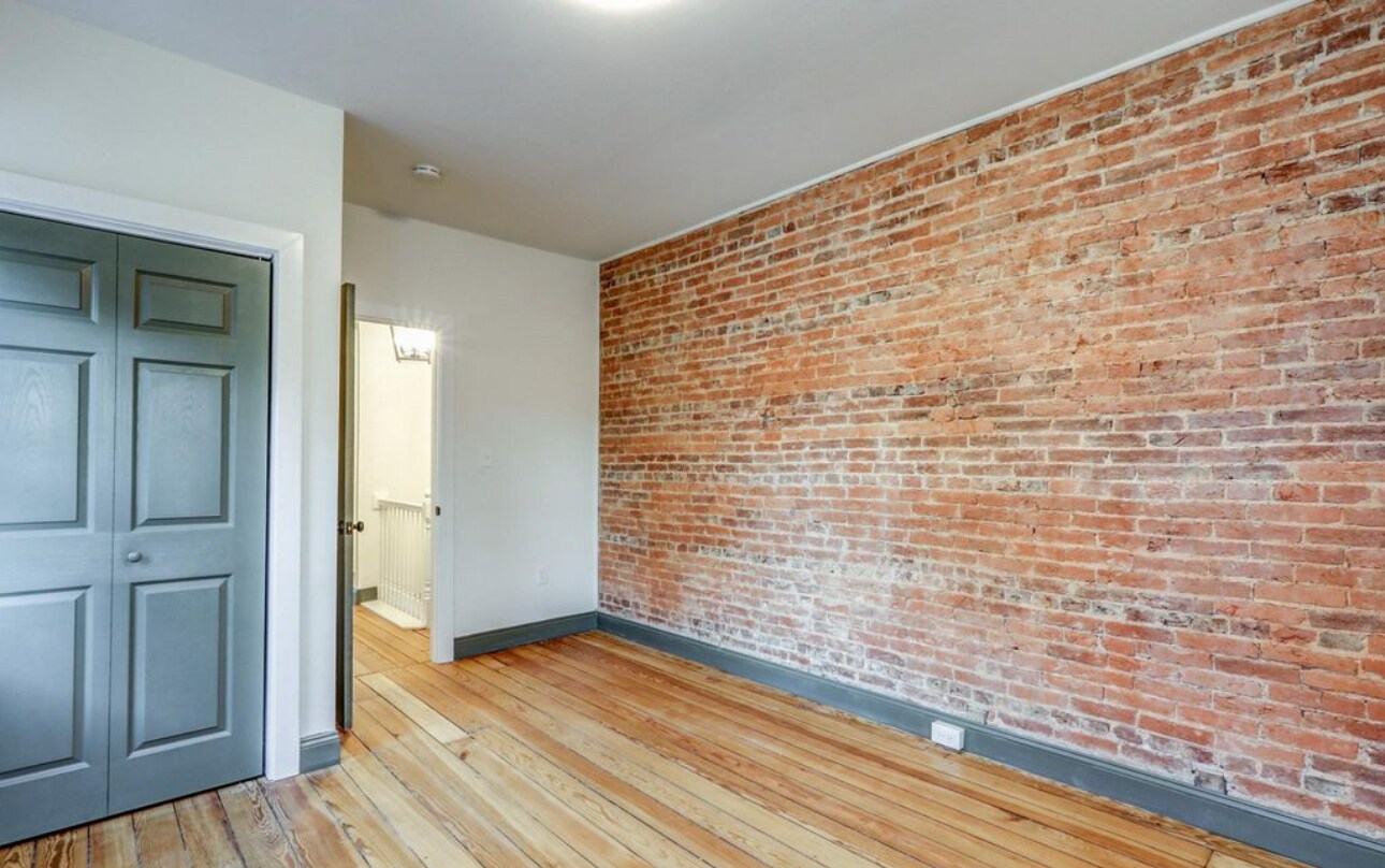 Building Photo - 713 Walnut St