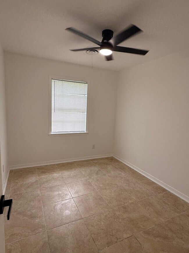 Building Photo - Gorgeous all renovated Home in Texas City,...