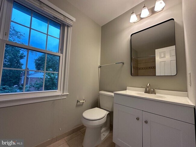 Building Photo - 10152 Village Knolls Ct