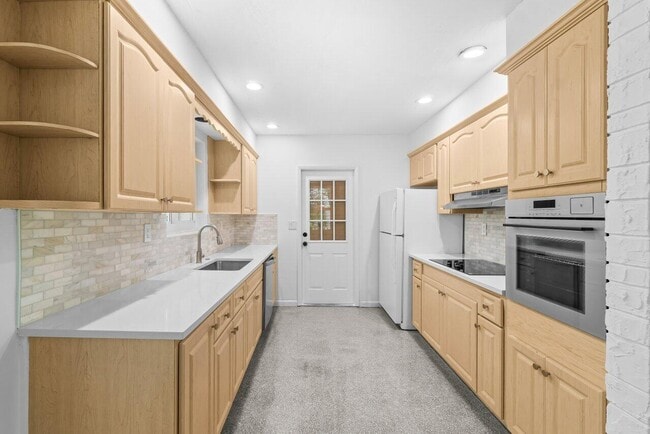 Building Photo - 809 S Atlantic Dr