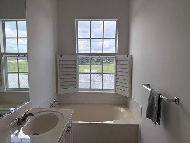 Building Photo - 150 Wentworth Ct