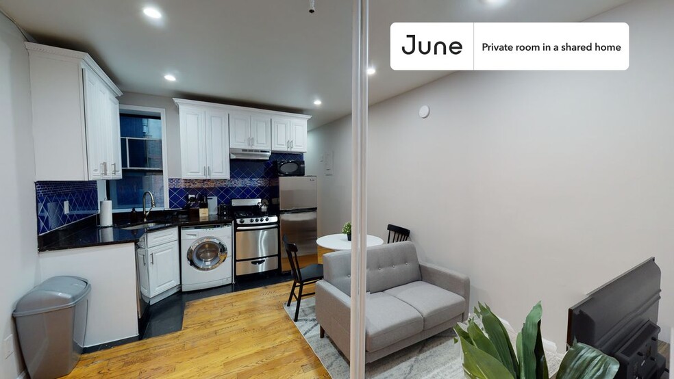 Building Photo - Private bedroom in 3 bed/1 bath Home