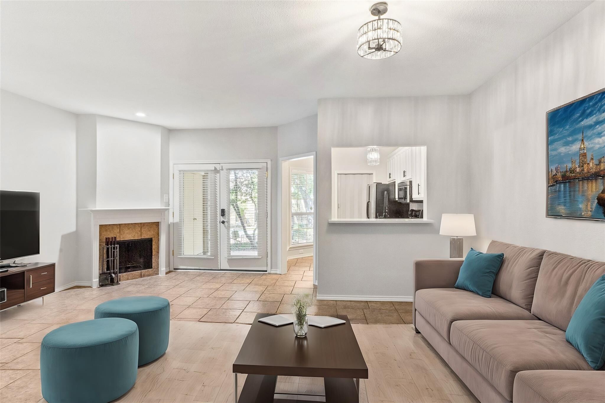 Living area Stage - 14277 Preston Rd