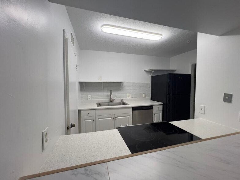 Building Photo - 2319 N Congress Ave