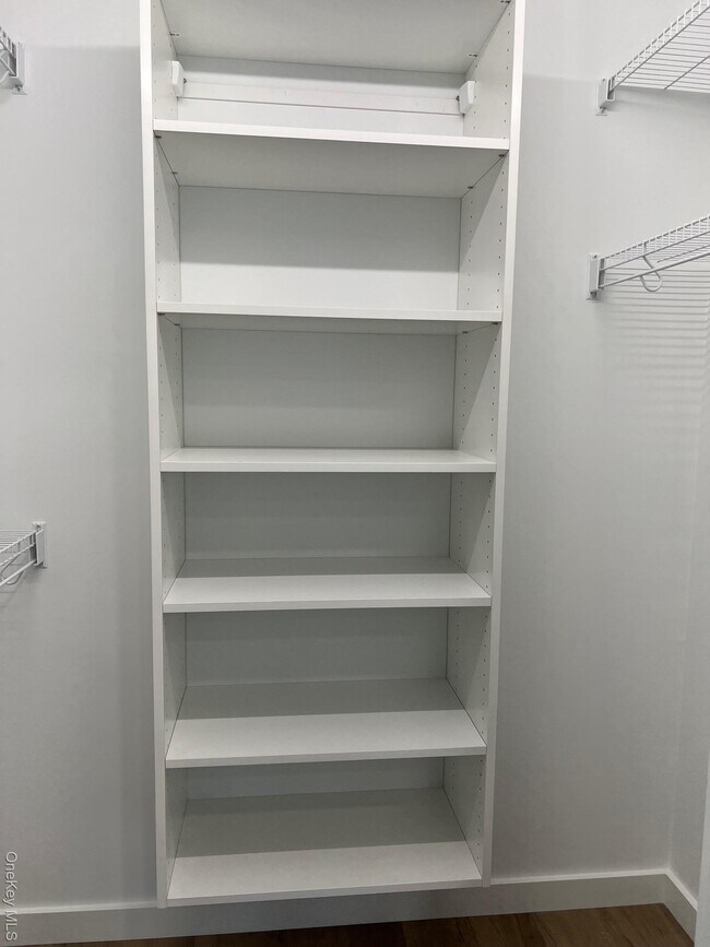 Building Photo - 42 N Main St