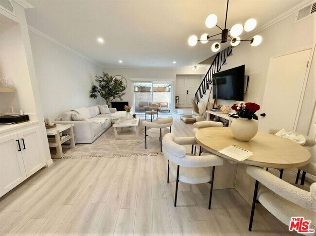 Building Photo - 5139 Balboa Blvd