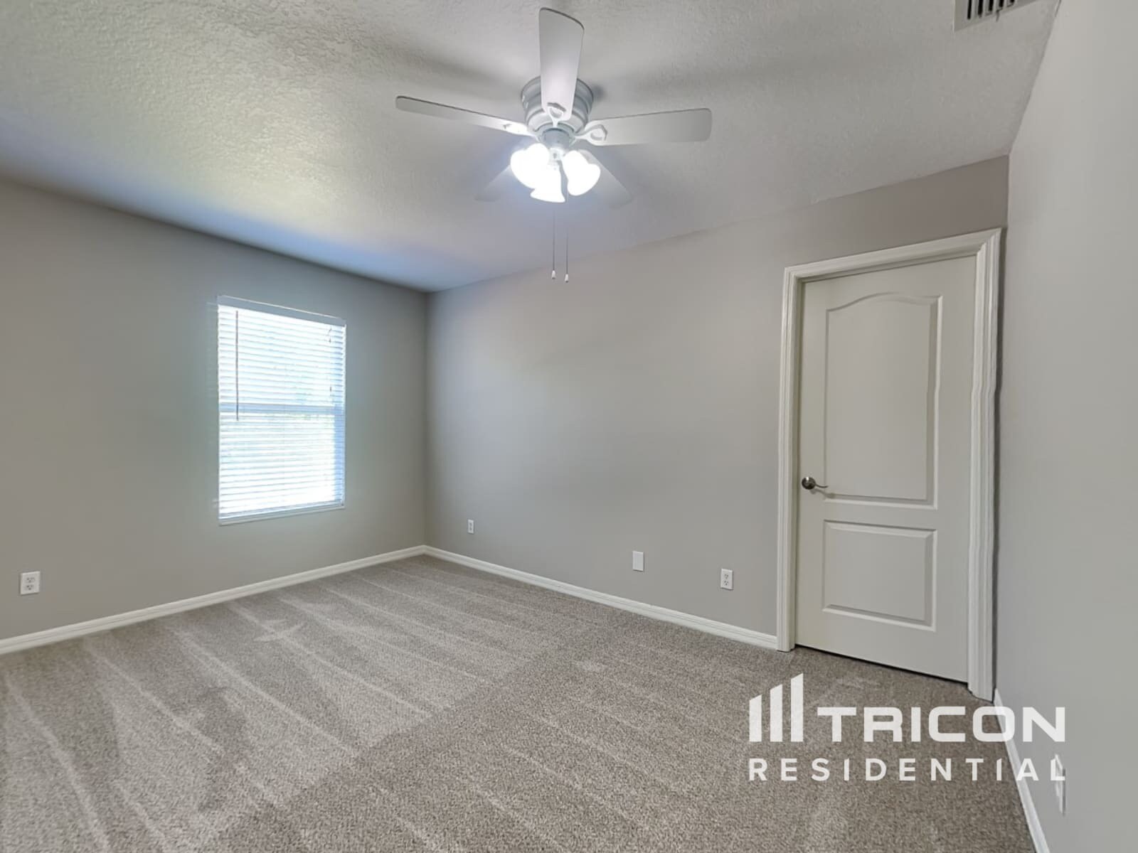Building Photo - 20409 Sultana Ct