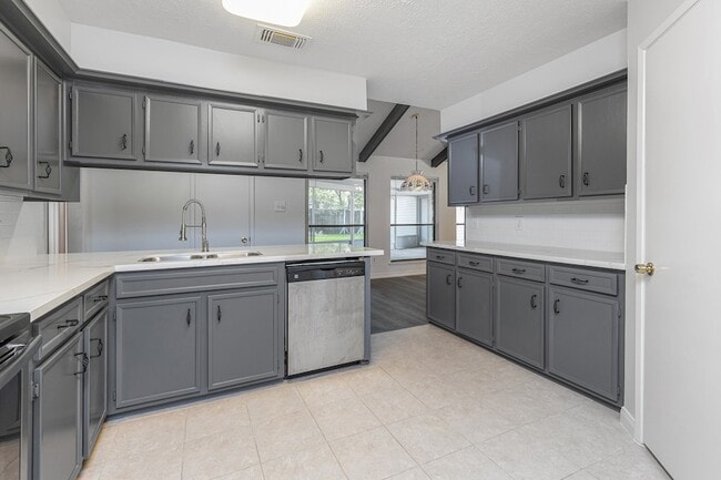 Building Photo - 4011 Flint Creek Dr