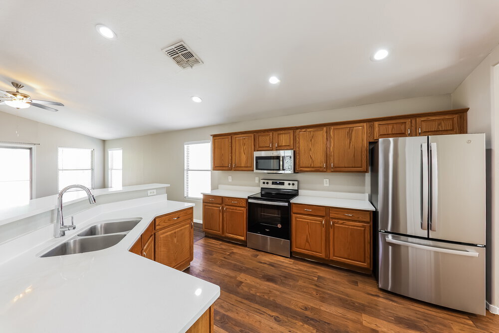 Building Photo - 2040 S 86th Ln