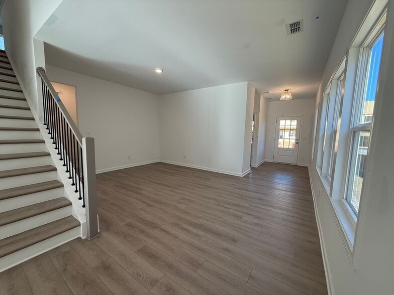 Building Photo - 5548 Coalie Trce