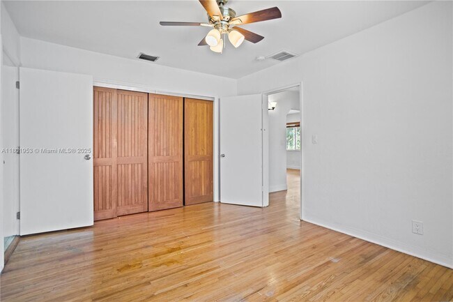 Building Photo - 2530 Fillmore St