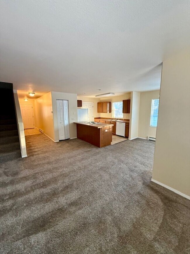 Building Photo - Spacious 2-Bedroom Townhouse in Bozeman – Prime Location!