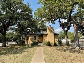 Building Photo - 201 E 3rd St