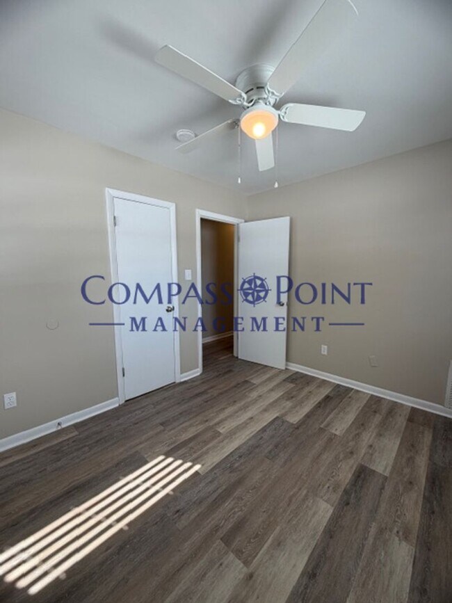 Building Photo - Newly Renovated Just For You! First Month's Rent Free!!