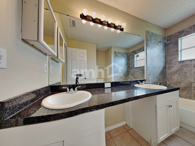 Building Photo - 893 Ferry Landing Ln