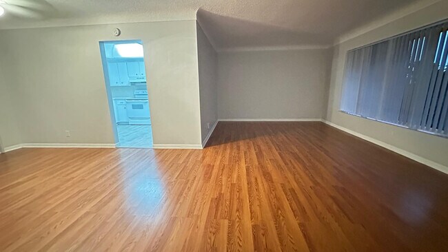 Building Photo - 1911 NE 28th Ct