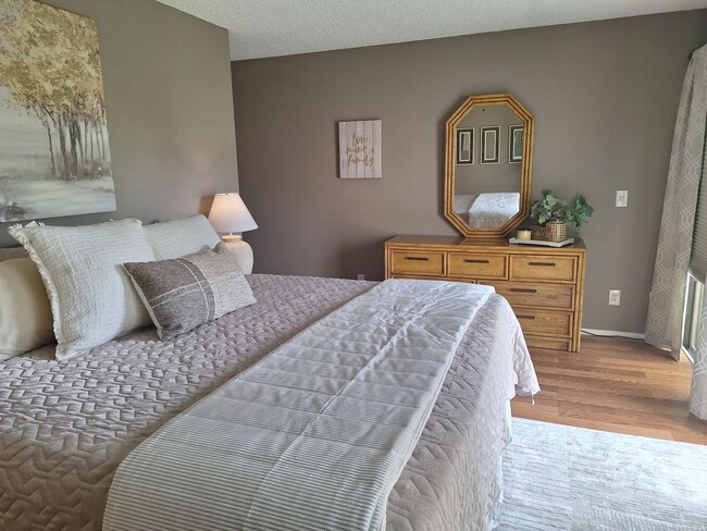 Building Photo - FURNISHED MONTHLY RENTAL - SUGAR MILL / PI...