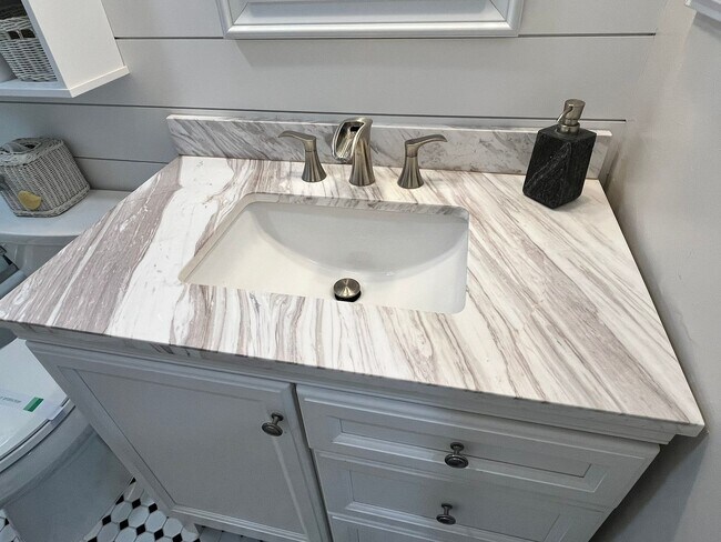 Building Photo - Location, Location, Location! Amazing upper unit near beach!