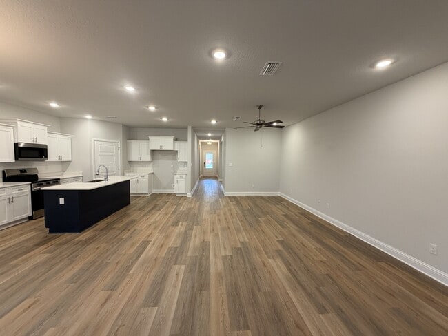 Building Photo - 7307 Hawkins Mnr